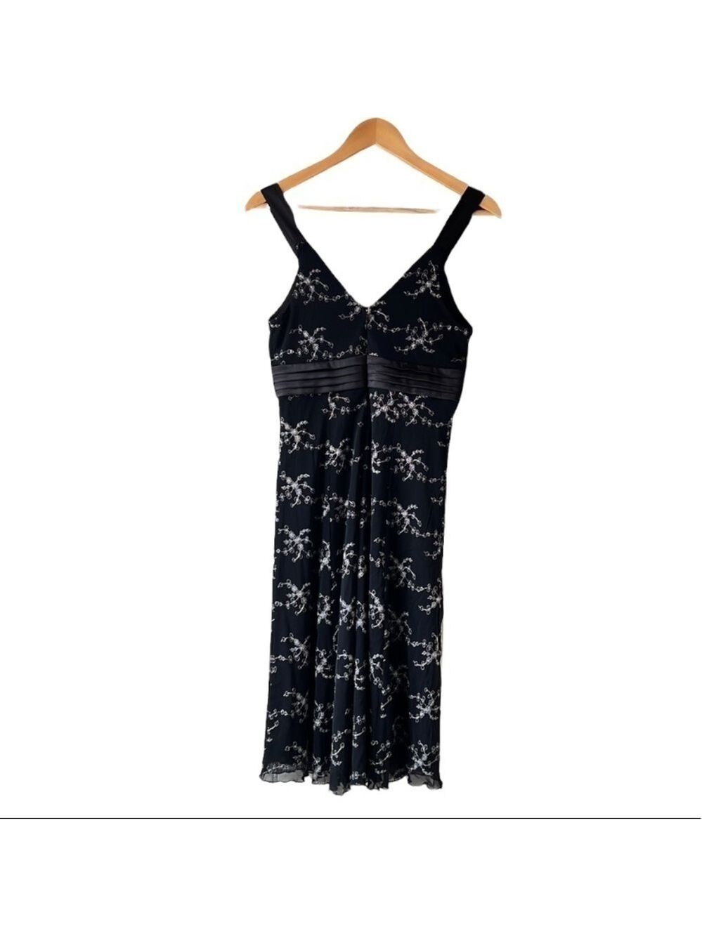 le CHÂTEAU Black V Neck Sleeveless Dress Size Small - Picture 9 of 13